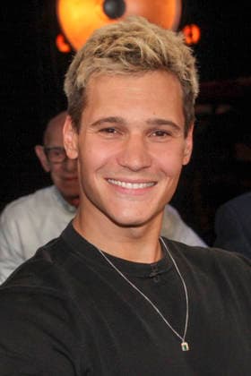 Wincent Weiss deutscher Popsaenger und Songwriter zu Gast in der der NDR Talkshow , aus dem NDR 3 Studio am 06.02.2026 in Hamburg Aufzeichnung vom 30.01.2026 Hamburg Deutschland