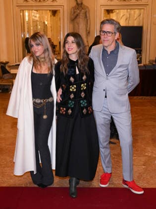 Milan, Milan Cortina 2026 Olympic Games, Welcome cocktail for guests at the Opening Ceremony at Teatro alla Scala. Pictured: Marisa Tomei, Adam Tomei  Copyright: xAlbertoxTerenghix xipa-agency.netx xComi Terenghix IPA_Agency_IPA71037390