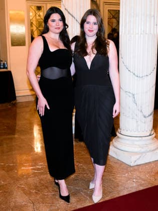 Milan, Milan Cortina 2026 Olympic Games, Welcome cocktail for guests at the Opening Ceremony at Teatro alla Scala. Pictured: Arianna and Olivia Maher.  Copyright: xAlbertoxTerenghix xipa-agency.netx xComi Terenghix IPA_Agency_IPA71038419