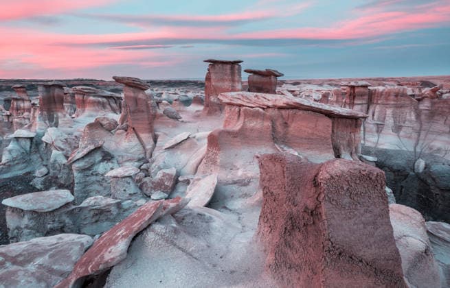 Ungewöhnliche Wüstenlandschaften in Bisti Badlands, Wildnisgebiet De-na-zin, New Mexico, USA Unusual desert landscapes in Bisti badlands, De-na-zin wilderness area, New Mexico, USA (License=RF) Copyright: xZoonar.com GalynaxAndrushkox 24612938