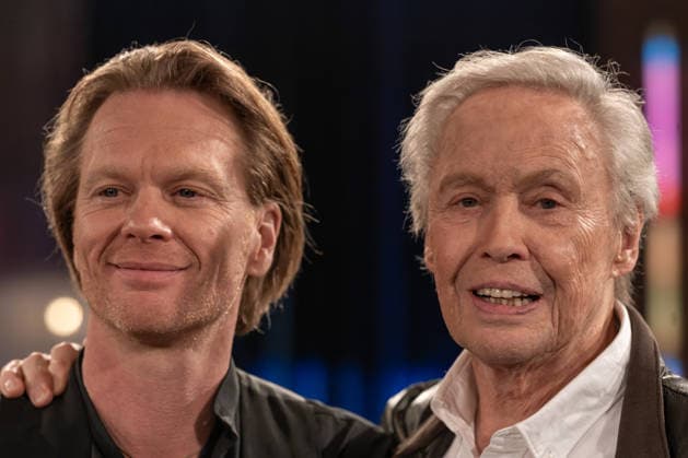 Kölner Treff am 06. Februar 2026. Im Bild der österreichischer Schauspieler, Sänger und Fernsehmoderator Peter Kraus (rechts) mit Sohn Mike Kraus, Fotograf und Filmemacher. Peter Kraus gilt als Begründer des deutschsprachigen Rock™n Roll. Susan Link und Anna Planken Micky Beisenherz weilte zum Zeitpunkt der Sendung in Australien - sind neugierig und befragen ihre Gäste auf ihre ganz eigene Art mit spannenden Ergebnissen. Köln Nordrhein-Westfalen Deutschland