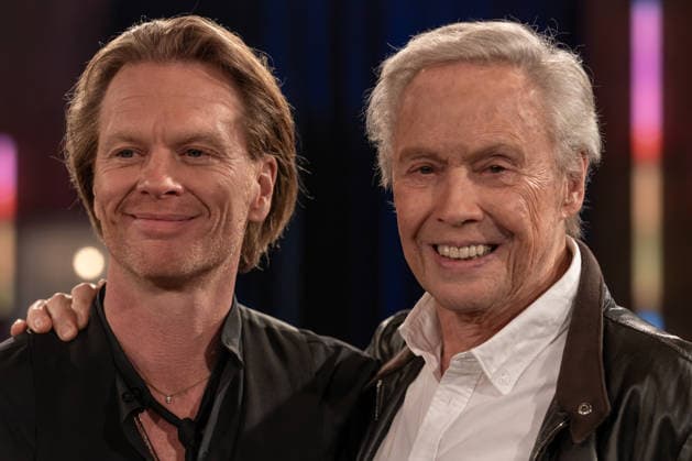 Kölner Treff am 06. Februar 2026. Im Bild der österreichischer Schauspieler, Sänger und Fernsehmoderator Peter Kraus (rechts) mit Sohn Mike Kraus, Fotograf und Filmemacher. Peter Kraus gilt als Begründer des deutschsprachigen Rock™n Roll. Susan Link und Anna Planken Micky Beisenherz weilte zum Zeitpunkt der Sendung in Australien - sind neugierig und befragen ihre Gäste auf ihre ganz eigene Art mit spannenden Ergebnissen. Köln Nordrhein-Westfalen Deutschland