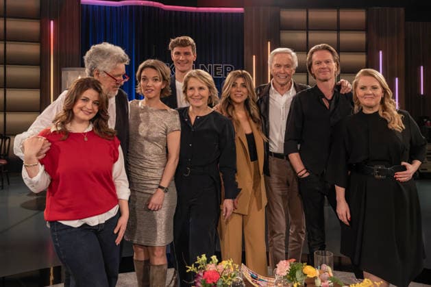 Kölner Treff am 06. Februar 2026. Von links nach rechts: Die österreichische Schauspielerin und Sängerin Ronja Forcher, der Schauspieler, Moderator, Sänger, Komponist und Buchautor Michael Schanze, Gastgeberin Anna Planken, der Landwirt Friedrich Dieckmann, Gastgeberin Susann Link, die Fernsehmoderatorin, Automobilverkäuferin und ehemalige Handballspielerin Panagiota Petridou, der Schauspieler, Sänger und Fernsehmoderator Peter Kraus, dessen Sohn, der Fotograf und Filmemacher Mike Kraus sowie die irisch-US-amerikanische Sängerin, Musikerin und Songwriterin Patricia Kelly. Susan Link und Anna Planken Micky Beisenherz weilte zum Zeitpunkt der Sendung in Australien - sind neugierig und befragen ihre Gäste auf ihre ganz eigen