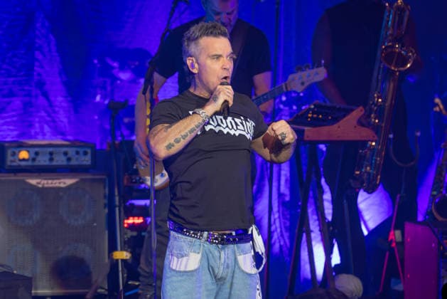 Robbie Williams performs live at the Liverpool Olympia Featuring: Robbie Williams Where: Liverpool, Merseyside, United Kingdom When: 06 Feb 2026 Credit: Alex Cropper Cover Images EDITORIAL USE ONLY. NOT FOR USE BY NEWSPAPERS BASED IN THE UK. Copyright: xx coverimg55443492