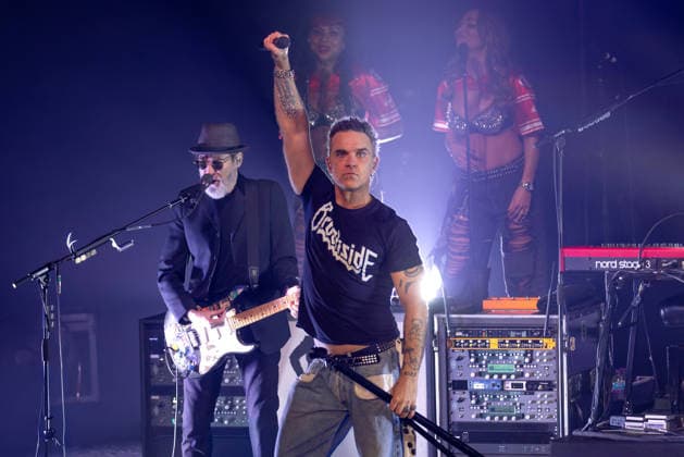 Robbie Williams performs live at the Liverpool Olympia Featuring: Robbie Williams Where: Liverpool, Merseyside, United Kingdom When: 06 Feb 2026 Credit: Alex Cropper Cover Images EDITORIAL USE ONLY. NOT FOR USE BY NEWSPAPERS BASED IN THE UK. Copyright: xx coverimg55443503