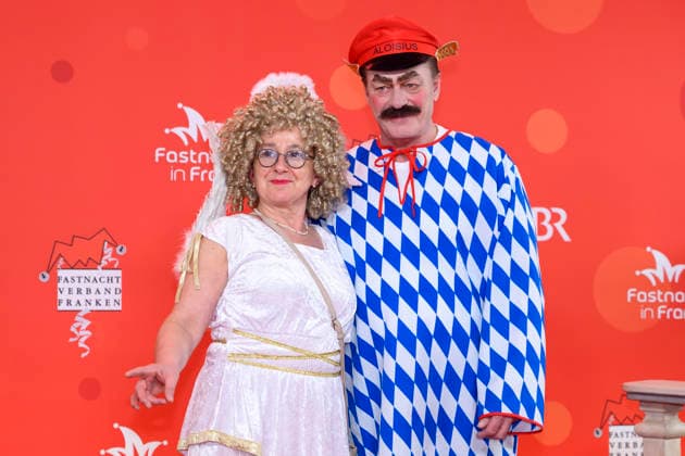 Politiker Alois Rainer (CSU), Bundesminister für Landwirtschaft, kommt mit Begleitung zur BR-Livesendung Fastnacht in Franken in den Mainfrankensälen. Bei der Prunksitzung des Fastnachtverbandes Franken werden traditionell Politiker Spott und Narretei ausegesetzt. Veitshöchheim, 06.02.2026 Bayern Deutschland Copyright: xDwixAnoraganingrumx