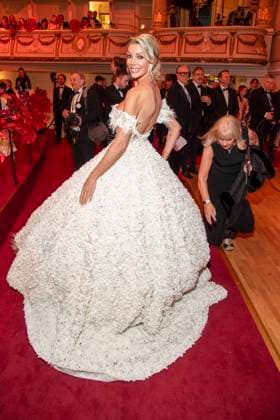 Annika Gassner zu Gast im Ballsaal beim 100 Sepmper Oernball in der Semper Oper in Dresden am 6.Februar 2026 Sachsen Deutschland
