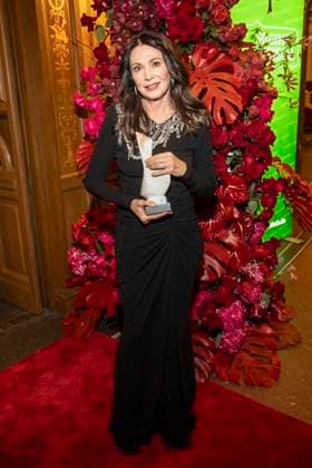 Iris Berben mit dem Choros Award Preistraegerin zu Gast im Ballsaal beim 100 Sepmper Oernball in der Semper Oper in Dresden am 6.Februar 2026 Sachsen Deutschland