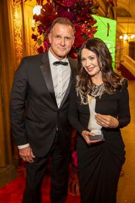 Heiko Kiesow und Iris Berben mit dem Choros Award Preistraegerin zu Gast im Ballsaal beim 100 Sepmper Oernball in der Semper Oper in Dresden am 6.Februar 2026 Sachsen Deutschland