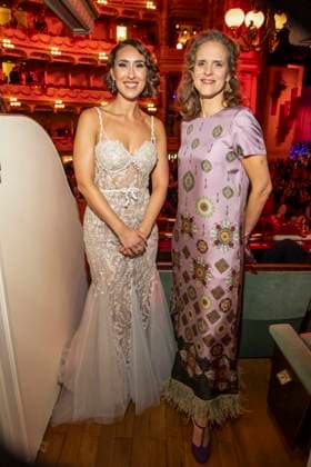 Nora Schmid und Valerie Eickhoff zu Gast im Ballsaal beim 100 Sepmper Oernball in der Semper Oper in Dresden am 6.Februar 2026 Sachsen Deutschland
