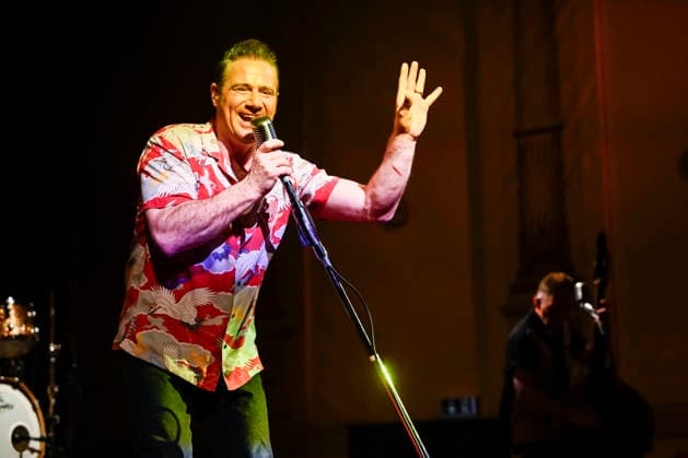 Sasha als DICK BRAVE bei seinem Auftritt Konzert Singen zu Gast im Ballsaal beim 100 Sepmper Oernball in der Semper Oper in Dresden am 6.Februar 2026 Sachsen Deutschland