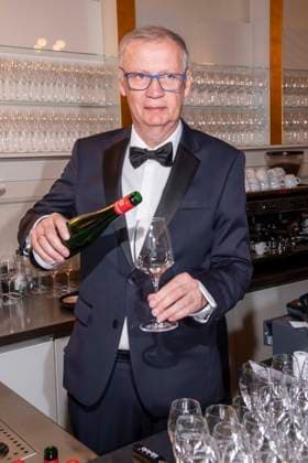 Günther Jauch praesentiert seinen Wein zu Gast beim 100 Sepmper Oernball in der Semper Oper in Dresden am 6.Februar 2026 Sachsen Deutschland