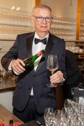 Günther Jauch praesentiert seinen Wein zu Gast beim 100 Sepmper Oernball in der Semper Oper in Dresden am 6.Februar 2026 Sachsen Deutschland