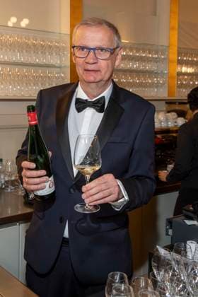 Günther Jauch praesentiert seinen Wein zu Gast beim 100 Sepmper Oernball in der Semper Oper in Dresden am 6.Februar 2026 Sachsen Deutschland