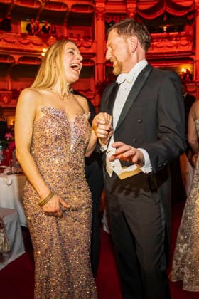 Stefanie Hertel und Michael Kretschmer MP Sachsen beim tanzen zu Gast im Ballsaal beim 100 Sepmper Oernball in der Semper Oper in Dresden am 6.Februar 2026 Sachsen Deutschland