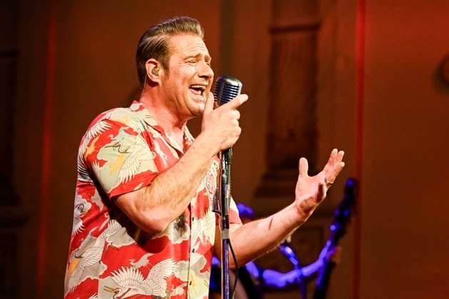 Sasha als DICK BRAVE bei seinem Auftritt Konzert Singen zu Gast im Ballsaal beim 100 Sepmper Oernball in der Semper Oper in Dresden am 6.Februar 2026 Sachsen Deutschland