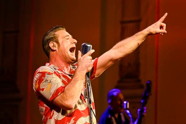 Sasha als DICK BRAVE bei seinem Auftritt Konzert Singen zu Gast im Ballsaal beim 100 Sepmper Oernball in der Semper Oper in Dresden am 6.Februar 2026 Sachsen Deutschland