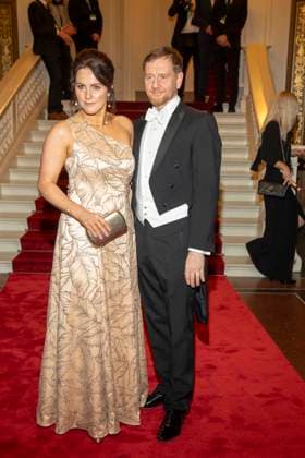 Annett Hofmann und Michael Kretschmer MP Sachsen zu Gast auf dem roten Teppich beim 100. Sepmper Oernball in der Semper Oper in Dresden am 6.Februar 2026 Sachsen Deutschland