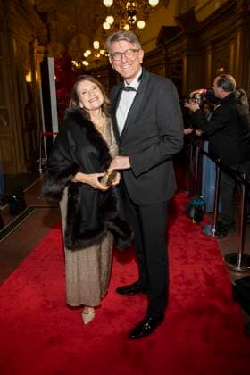 Ehefrau Christiane Goetz-Weimer und Wolfram Weimer Kultur Staatsminister zu Gast auf dem roten Teppich beim 100. Sepmper Oernball in der Semper Oper in Dresden am 6.Februar 2026 Sachsen Deutschland