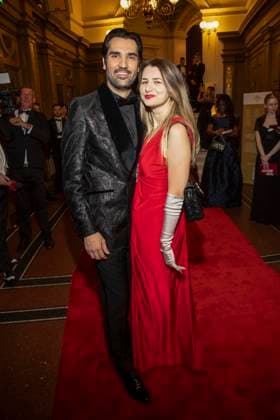 Jonathan Tetelman und Mit Ehefrau Andreea Deaconu zu Gast auf dem roten Teppich beim 100. Sepmper Oernball in der Semper Oper in Dresden am 6.Februar 2026 Sachsen Deutschland