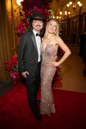 Stefanie Hertel mit Ehemann Leopold Lanny Lanner auf dem roten Teppich zu Gast im Ballsaal beim 100 Sepmper Oernball in der Semper Oper in Dresden am 6.Februar 2026 Sachsen Deutschland