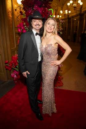 Stefanie Hertel mit Ehemann Leopold Lanny Lanner auf dem roten Teppich zu Gast im Ballsaal beim 100 Sepmper Oernball in der Semper Oper in Dresden am 6.Februar 2026 Sachsen Deutschland