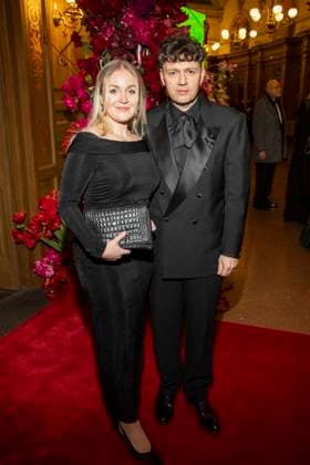 Vicroria Wendrich und Christian Friedel auf dem roten Teppich zu Gast im Ballsaal beim 100 Sepmper Oernball in der Semper Oper in Dresden am 6.Februar 2026 Sachsen Deutschland