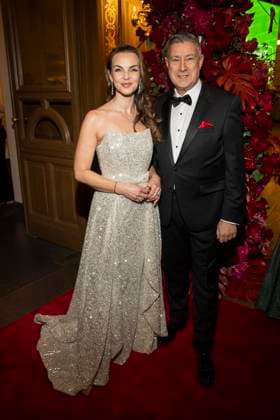 Annika Lau und Joachim Llambi Moderatoren Duo auf dem roten Teppich zu Gast im Ballsaal beim 100 Sepmper Oernball in der Semper Oper in Dresden am 6.Februar 2026 Sachsen Deutschland
