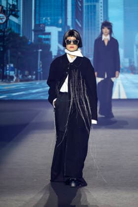 2026 F W Seoul Fashion Week Models walk the runway showcasing designs by SLING STONE during the 2026 F W Seoul Fashion Week at the Dongdaemun Design Plaza (DDP) in Seoul, South Korea on February 07, 2026. Seoul South Korea  Copyright: xMatrixxImages JungxUi-Chelx