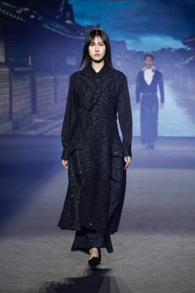 2026 F W Seoul Fashion Week Models walk the runway showcasing designs by SLING STONE during the 2026 F W Seoul Fashion Week at the Dongdaemun Design Plaza (DDP) in Seoul, South Korea on February 07, 2026. Seoul South Korea  Copyright: xMatrixxImages JungxUi-Chelx
