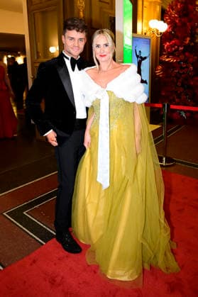 David Zschage mit Mutter Kathrin Klesse beim 18. SemperOpernball 2026 in der Semper Oper. Dresden, 06.02.2026