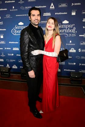 Jonathan Tetelman mit Ehefrau Andrea beim 18. SemperOpernball 2026 in der Semper Oper. Dresden, 06.02.2026