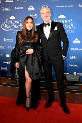Simone Thomalla mit Partner Rene Marchand beim 18. SemperOpernball 2026 in der Semper Oper. Dresden, 06.02.2026