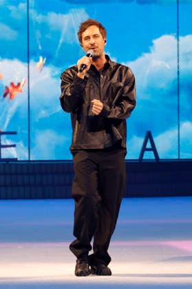 Max Giesinger bei der Premiere der Eisrevue Holiday on Ice - Cinema of Dreams in der Barclays Arena. Hamburg, 06.02.2026