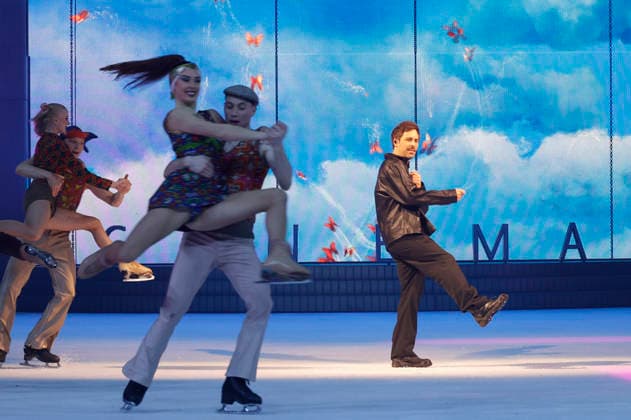 Max Giesinger bei der Premiere der Eisrevue Holiday on Ice - Cinema of Dreams in der Barclays Arena. Hamburg, 06.02.2026