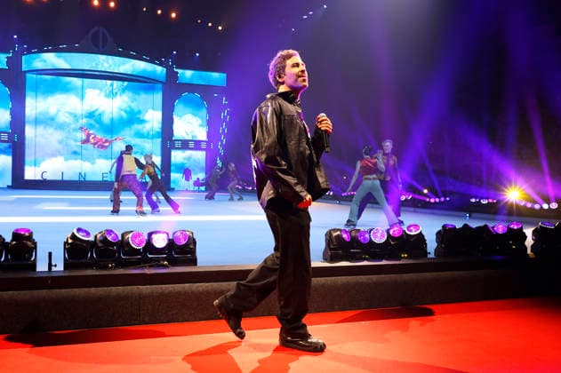 Max Giesinger bei der Premiere der Eisrevue Holiday on Ice - Cinema of Dreams in der Barclays Arena. Hamburg, 06.02.2026