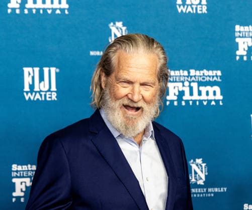 February 6, 2026, Santa Barbara, California, USA: JEFF BRIDGES, a Santa Barbara resident, is on the Red Carpet with his wife, to give Hawke the 2026 American Riviera Award at the 41st Santa Barbara International Film Festival (SBIFF), held at the historic Arlington Theatre in downtown Santa Barbara, CA. Santa Barbara USA - ZUMAk144 20260206_znp_k144_043 Copyright: xAmyxKatzx