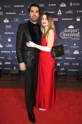 Jonathan Tetelman mit Ehefrau Andreea beim 18. SemperOpernball 2026 in der Semper Oper. Dresden, 06.02.2026