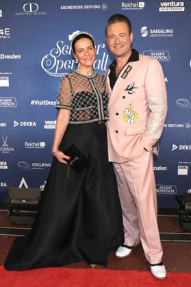 Sasha mit Ehefrau Julia Röntgen beim 18. SemperOpernball 2026 in der Semper Oper. Dresden, 06.02.2026