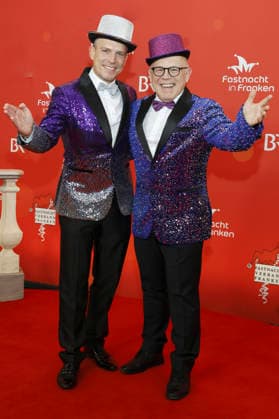 Jürgen Kirner mit Ehemann Simon bei der BR-Livesendung Fastnacht in Franken in den Mainfrankensälen. Veitshöchheim, 06.02.2026
