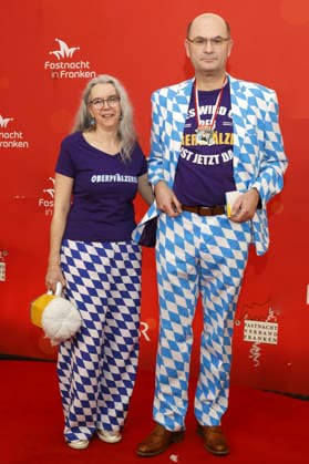 Albert Füracker mit Ehefrau Evelyne Füracker bei der BR-Livesendung Fastnacht in Franken in den Mainfrankensälen. Veitshöchheim, 06.02.2026