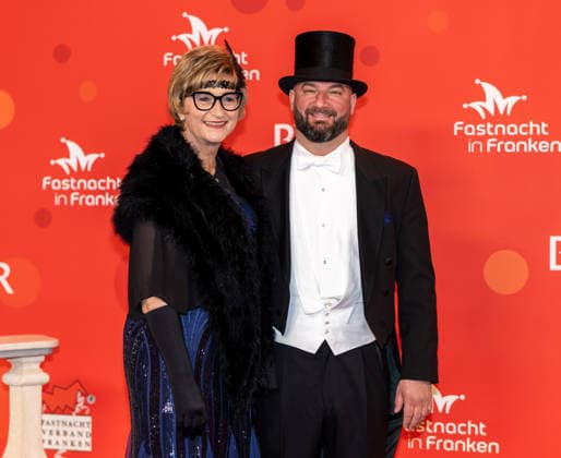 Im Bild: v.li. BR Rundfunkraetin und BLLV-Praesidentin Simone Fleischmann und ihr Begleiter Marcin Wojtyra Veitshoechheim, Mainfrankensaele, 06.02.2026, Fastnacht in Franken 2026 Copyright: HMBxMedia xJulienxBecker