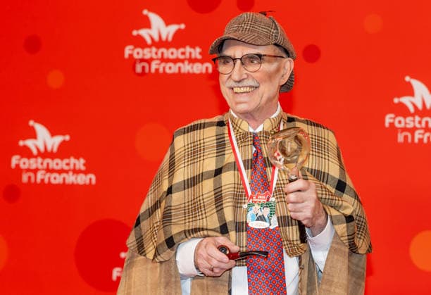 Im Bild: v.li. Artur Steinmann (Fraenkischen Weinbauverband) Veitshoechheim, Mainfrankensaele, 06.02.2026, Fastnacht in Franken 2026 Copyright: HMBxMedia xJulienxBecker