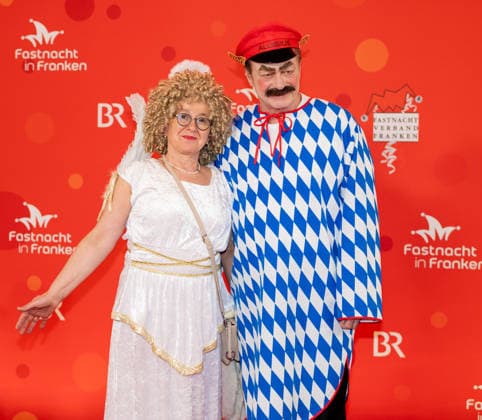 Im Bild: v.li. Frau Gabriele Rainer und Bundeslandwirtschaftsminister Alois Rainer (CSU) Veitshoechheim, Mainfrankensaele, 06.02.2026, Fastnacht in Franken 2026 Copyright: HMBxMedia xJulienxBecker