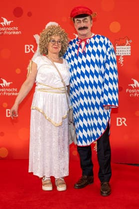 Im Bild: v.li. Frau Gabriele Rainer und Bundeslandwirtschaftsminister Alois Rainer (CSU) Veitshoechheim, Mainfrankensaele, 06.02.2026, Fastnacht in Franken 2026 Copyright: HMBxMedia xJulienxBecker
