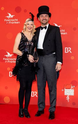 Im Bild: v.li Staatssekretaerin bei der Bundesministerin fuer Forschung, Technologie und Raumfahrt, Dr. Silke Launert mit ihrem Begleiter Veitshoechheim, Mainfrankensaele, 06.02.2026, Fastnacht in Franken 2026 Copyright: HMBxMedia xJulienxBecker