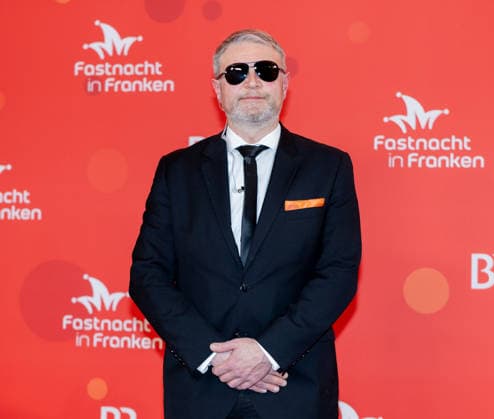 Im Bild: Der Generalsekretaer der Freien Waehler Bayern, Hans Martin Groetsch, als Securitymann Veitshoechheim, Mainfrankensaele, 06.02.2026, Fastnacht in Franken 2026 Copyright: HMBxMedia xJulienxBecker