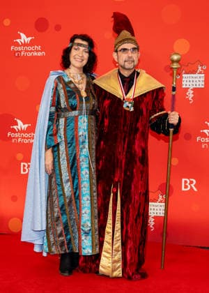 Im Bild: Frau Birgit Holetschek und CSU-Fraktionsvorsitzender Klaus Holetschek als Magier Veitshoechheim, Mainfrankensaele, 06.02.2026, Fastnacht in Franken 2026 Copyright: HMBxMedia xJulienxBecker