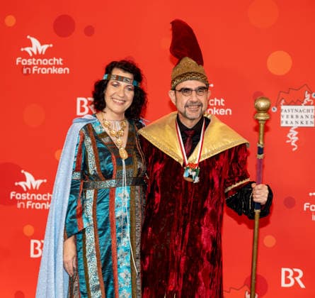 Im Bild: Frau Birgit Holetschek und CSU-Fraktionsvorsitzender Klaus Holetschek als Magier Veitshoechheim, Mainfrankensaele, 06.02.2026, Fastnacht in Franken 2026 Copyright: HMBxMedia xJulienxBecker