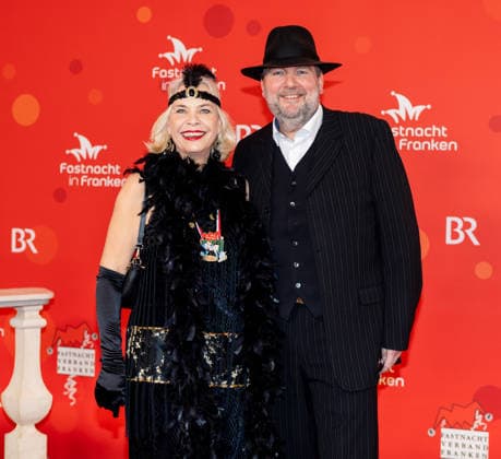 Im Bild: v.li. Regierungspraesidentin von Unterfranken, Susanne Weizendoerfer mit Ehemann Joerg Veitshoechheim, Mainfrankensaele, 06.02.2026, Fastnacht in Franken 2026 Copyright: HMBxMedia xJulienxBecker